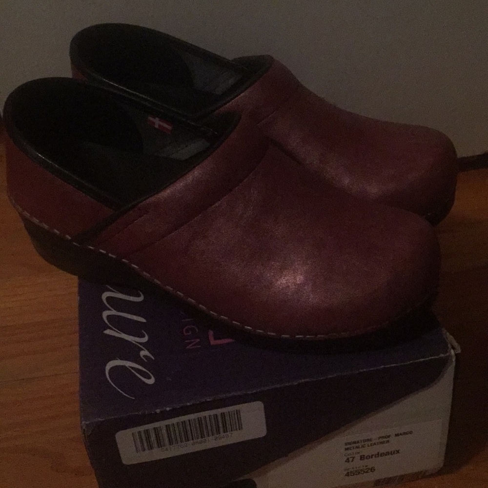 Nursing shoes